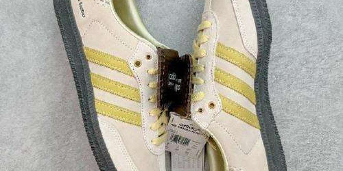 Adidas Samba：从足球场到潮流街鞋