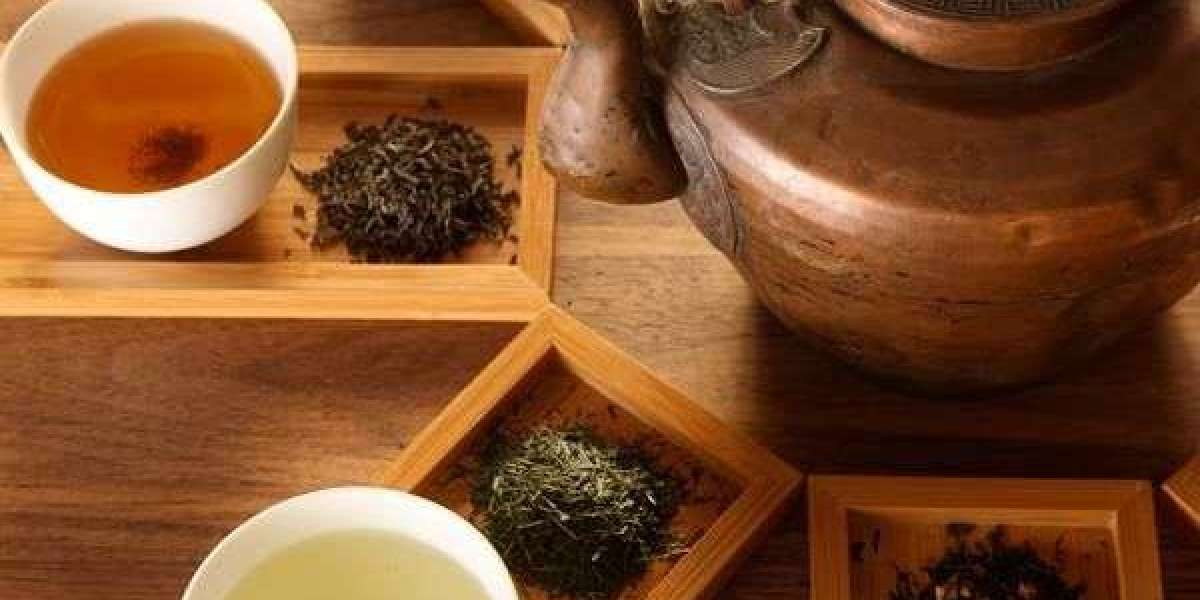 Japanese vs. Chinese Green Tea: Key Differences in Taste, Processing, and Culture