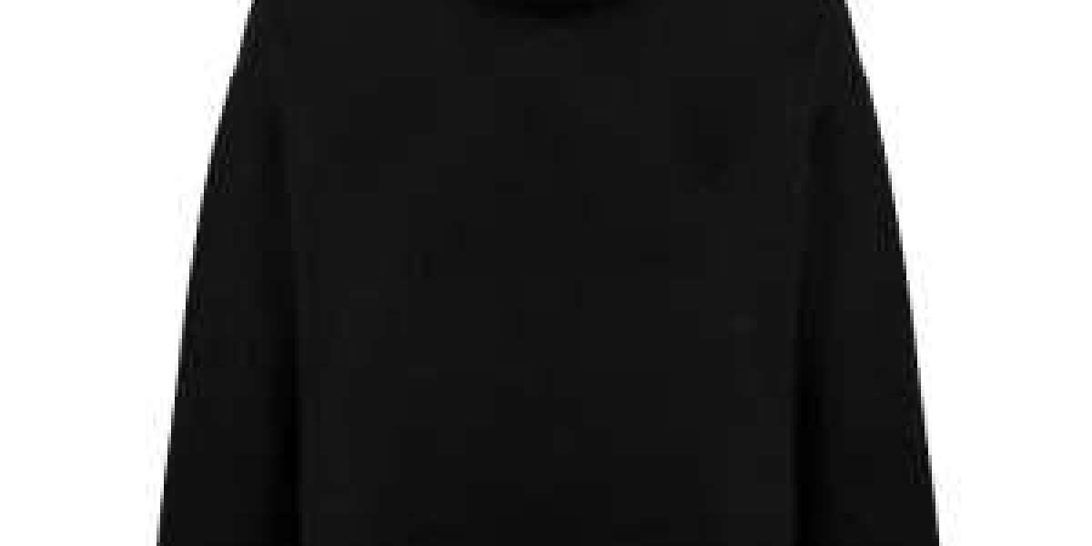 Essential Hoodie – Everyday Comfort with Timeless Style